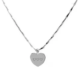 Pendant Necklaces Simple Elegant Silver Colour Metal Heart-Shaped Necklace Clavicle Chain For Women Fashion Jewellery Gift