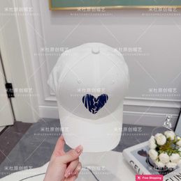 Designer Ball Caps Y Family 23 Early Autumn New Love Letter Baseball Hat Couple Fashion American Korean Duck Tongue Hat Minimalist Versatile Instagram 26ER