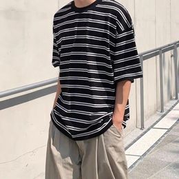 Men's T Shirts Black White Stripes Classic Couple Short-sleeved T-shirt Loose Summer Breathable Cotton O-Neck Casual Korean Streetwear