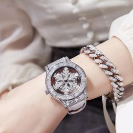 Wristwatches Sdotter UTHAI BK120 Rotating Snowflake Hollowed Out Full Diamond Women's Watch Light Luxury Luck Sky Star Waterproof Quartz