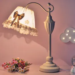 Table Lamps Nordic Atmosphere Romantic Princess Lamp White Desk Lights Home Decor Girl's Room Bedroom Bedside Living