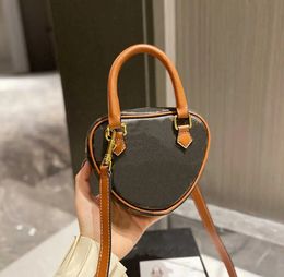 Ce Shoulder Designer Bags Love Leather Handbag Ladies Fashion Messenger Wallet Mini Retro Tote Bag 4 Colours