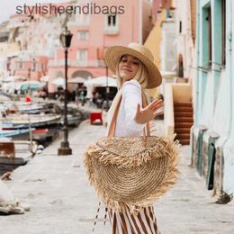 Shoulder Bags New semi-circular tassel shoulder str bag spike paper woven bag beach fashion handbagstylisheendibags