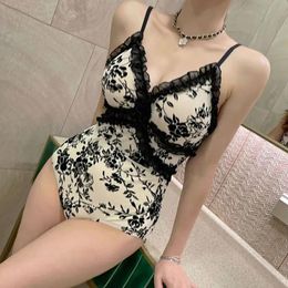 Set Bikini Fashion Sexy Retro Chinese Ink Style Printed Mesh Wooden Ear OnePiece Skirt Swimsuit Women's TwoPiece Suit