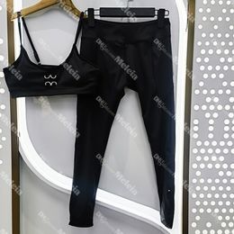 Black Yoga Suits Vest Leggings Womens Tracksuits Designer Letter Printed Sports Bra Pants Two Piece Set for Lady