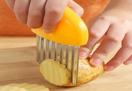 Stainless Steel Potato Crinkle Cutter French Fries Cuter Potato Chip Slicer Wavy Cutter Knife Kitchen Vegetable Shredder Cutting T9722964