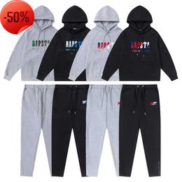 Fashion Mens Trapstar Tracksuit Tech Set Track Suits Hoodie Jacket Trousers Europe Basketball Football Rugby Two Piece Womens Sleeve Size s m l xl