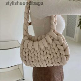 Shoulder Bags Casual het Women Shoulder Bags Knitted Lady Handbags Handmade Woven Cute Small Tote Bag Trend Female Purses 2022 Winterstylisheendibags