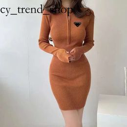 Designer Ppdda Europe US Knitted Jumpsuit Short Skirt Hot Style Pencil Skirt Dress Buttons Letter Embroidery Zipper Sexy Dress Clothing 48