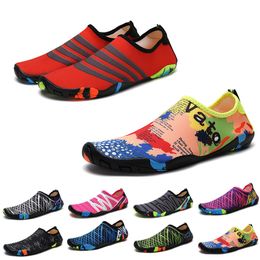 2024 Men's Sandals Summer Shoes Crok Rubber Clogs Water Shoes Big Size Man Beach Flat Sandals Slippers