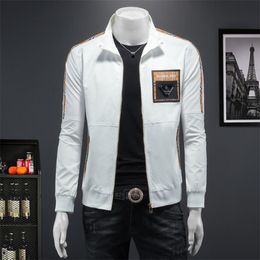 2024 Designer Mens Jacket Spring Autumn Coat Windrunner Fashion Hooded Jackets Sports Windbreaker Casual Zipper Coats Man Outerwear Clothing Size M-5XL