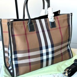 Modedesigner-Tasche, hochwertige neue Farbe, neues Plaid, kann Einkaufstaschen der Größe 45 x 32 cm aufnehmen. Hand-Umhängetasche