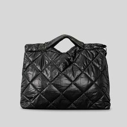 Totes Fashion Lingge Quilted Women Handbags Nylon Padded Shoulder Crossbody Bags Down Cotton Puffer Tote Bag Casual Winter Purses 2023stylishhandbagsstore