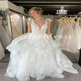 Edles Boho-Landhochzeitskleid 2024 mit Rosshaar, tiefer A-Linie, Prinzessin, böhmische Brautkleider mit abgestuften Rüschen, Tüll, elegante Spitze, rückenfreier Braut-Chic