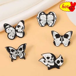 skull buterfly Moth insect rooch Vintage Animal Pins Gift For Women Crystal Alligator Metal Broach Jewellery