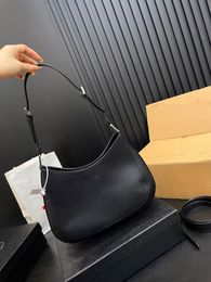 Tasarımcı Çantalar Crossbody Çanta Omuz Torbası Orijinal Deri Kadın Hobo Çapraz Doku Paketi Lüks Tasarımcılar Pochette Aksesuarları Zincir Cüzdanlar