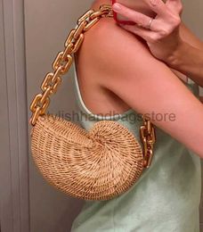 Shoulder Bags Fashion Thick Chains Rattan Conch Women Shoulder Bags Design Wicker Woven Handbags Luxury Summer Beach Str Bag Bali Purse 2023stylishhandbagsstore