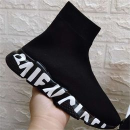 2023 Top Quality New Paris men casual sock shoes fashion women sneakers Black White Red Knitting outdoor platform designer walking trainers 36 to 45