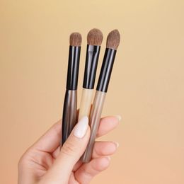 Brushes Qiaolianggong Professional Hand made Makeup Brush Red Squirrel Hair eye shadow Brush CombinationR01/R02/R03