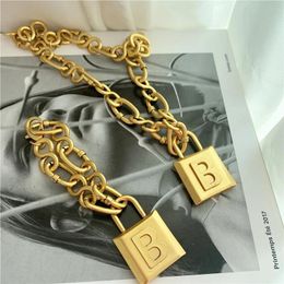 Necklaces Srcoi Vintage Chunky Metal Thick Chain Necklace Geometric Letter B Lock Pendant Necklace Fashion Women Punk Jewelry Accessories