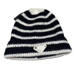 Unisex Designer Beanies Black and White Knitted Hat Plush Striped Couple Triangle Label Cold Hat Autumn and Winter