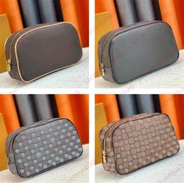 Designer washing cosmetic bag toilet bag cosmetic handbag women Outdoor travel wallet toiletry kits men makeup Clutch pouch Hobo purse dhgate Sacoche N47521 M43383