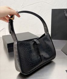 handbag Designer Bag Underarm Leather Classic armpit bag Portable Female Handbag zip hobo purse High Quality tote bag Dhgate Bags smooth quilted shoulder bag