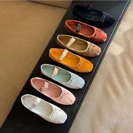 Miui Dress Shoes Cowhide Designer Letter Bow Ballet Flats Corduroy Mm Dance Shoes Ballerina Women Sandal Mary Jane New Lady Leather Mule Lazy Loafers 34-42