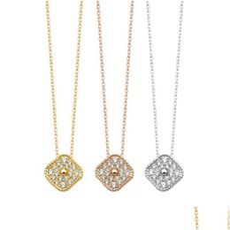 Pendant Necklaces 2023 Brand Classic Crystal Pendant Necklace High-End Luxury Diamond Womens Four-Leaf Single Flower 18K Gold-Plated H Dhjkc