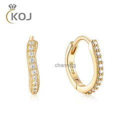 Stud KOJ Simple Ins Style 925 Sterling Silver Wavy Hoop Earring For Women Bling Moissanite Diamond Inlaid Classic Earring Jewerly YQ240110