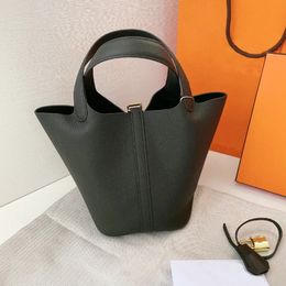 Luxury tote bag designer bag Simple lightweight wear-resistant bag Handmade leather vegetable basket Classic leather lychee designer handbag