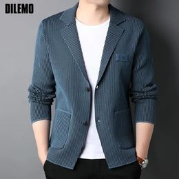 Top Grade Brand Fashion Slim Fit Blazer Jacket Smart Elegant Stylish Knitted Suit Striped Men Coat Casual Mens Clothes 240110