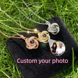 Necklaces Revolving Clover Necklace Image Custom Projection Photo Necklace with Picture Family Memory Pendant Jewellery Mother's Day Gift