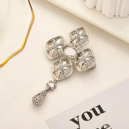 Designer Brooch Luxury Brand C-letter Pendant Brooches Pins Women Wedding Party Jewellery Accessories Loves Gifts