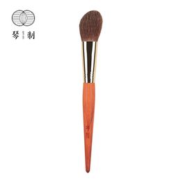 Brushes Qinzhi Professional Handmade Make Up Brush 010 Angled Contour Sculpting Brush Soft Red Squirrel Hair Makeup Brushes