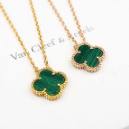 4 Leaf Clover Necklace Designer Womens smycken Luxury Plated Hängen