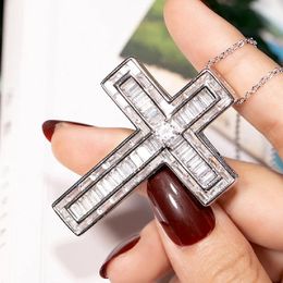 Necklaces New 925 Silver Exquisite Bible Jesus Cross Pendant Necklace for women men Crucifix Charm Simulated Platinum Diamond Jewellery N022