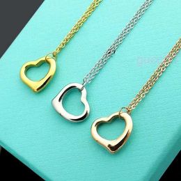 Designer Classic Necklace New Product Luxury Hollow Out Single Double Love Pendant 18k Gold High Quality Designer Jewellery 74CI