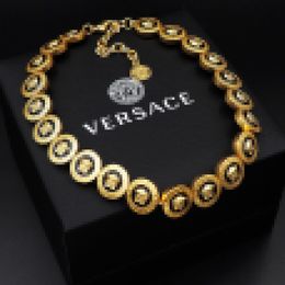 Gold Necklace Women Designer Necklace For Woman Chain Luxury Jewellery Grandmother Mothers Gift Dupes Branded VE Locket Necklace Vintage Ladies Choker Necklace