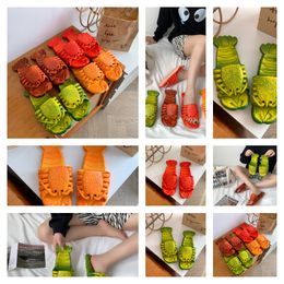 Sandálias Sandálias Mulheres planas chinelas de chinelos deslizantes Slipper Shopher Sapatos de Sandália de Sandália Designer Orange Crocodilo Pele Summer Le 30