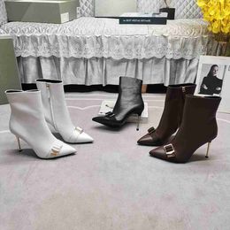 The famous designer highly recommends the classic belt buckle embellished bootie with perfect detailing size35-43 41-43Order-made non-returnable