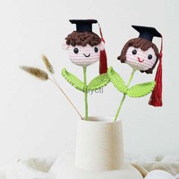 Other Arts and Crafts Crochet Woven Flowers Creative Graduation Doll Doctoral Hats Boy Girl Knitted Flower Bouquet Graduation Gift Party Decoration YQ240111