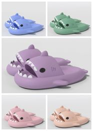 2024 Designer Men Womens Slippers Summer Beach Shark Slippers New Rainbow Fashion Outdoor Novelty Sandals