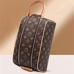 2022 Top High Quality Men Travelling ToiletBag Designer Womens WashBag Large Capacity Cosmetic Bags Makeup Toiletry Bag Pouch Make2468