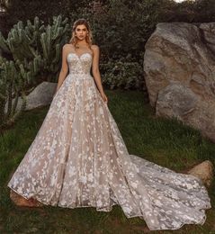 Gorgeous Boho Lace A Line Wedding Dresses Sweetheart Neckline Sleeveless Long Country Bridal Gowns Back Lace-Up Champagne Lining Summer Beach Luxury Bride Dress