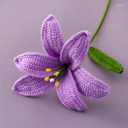 Decorative Flowers 1PC Hand-Knitted Lily Flower Crochet Finished For Home Living Room Table Vase Arrangement Valentine's Day Gifts