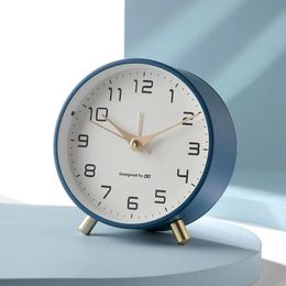 Nordic Luxury Alarm Clock Mute Children's Student Desk Table Clock Bedroom Study Room Simple Frosted Metal Clock 240110