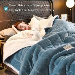 Coral velvet autumn warm blanket 3-layer thick flannel blanket soft and comfortable washable warm blanket 240111
