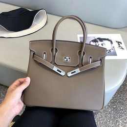 Designer Bags Luxury Fashion Totes Silver Buckle Litchi Pattern Real Leather Bag Top Layer Cowhide Handbag Lady Bag Mesh Red Same Shoulder Crossbody Bag