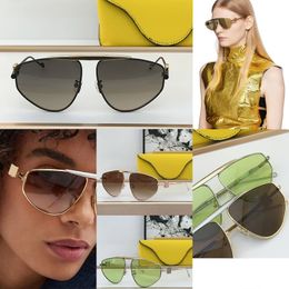 Mens and womens rectangular metal frame sunglasses designer new fashionable pilot sunglasses luxurious light Coloured decorative mirrors and boxes LW40108U